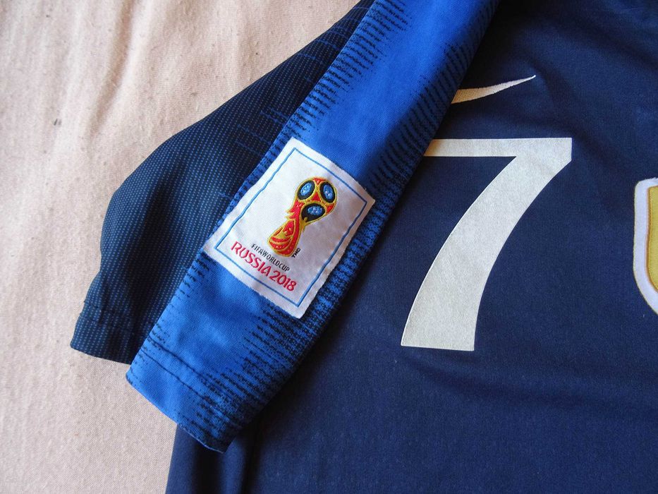 продавам тениска на anotine griezmann,размер м,номер 7