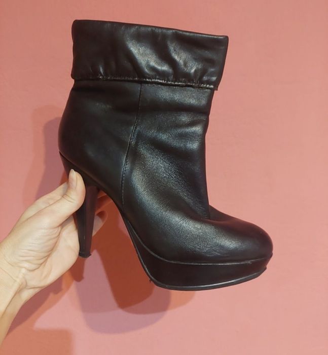 Botini piele naturală, mărime 38.