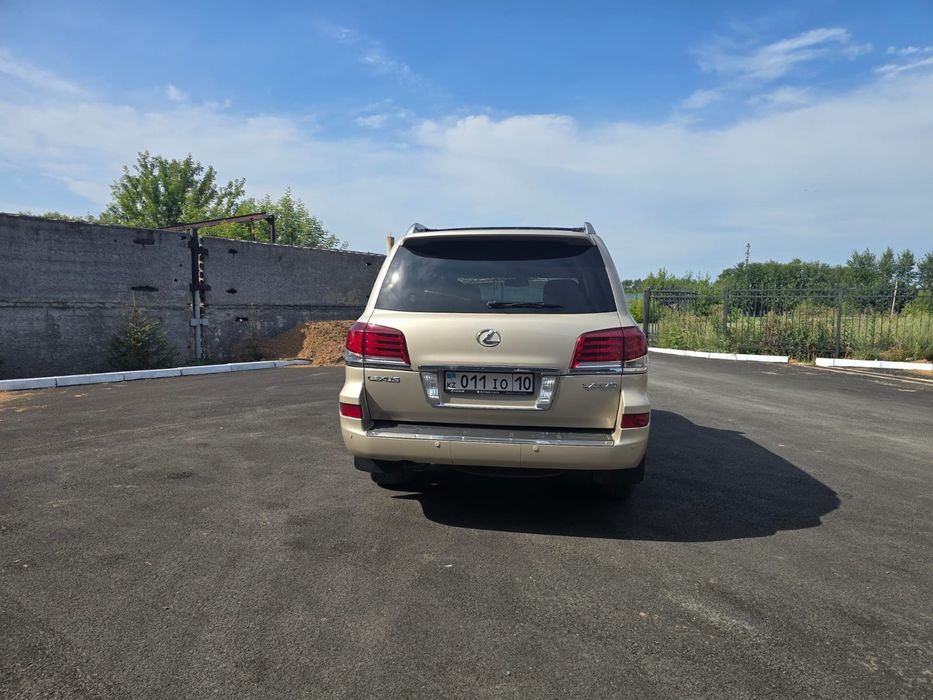 Lexus LX 570 в отличном состоянии