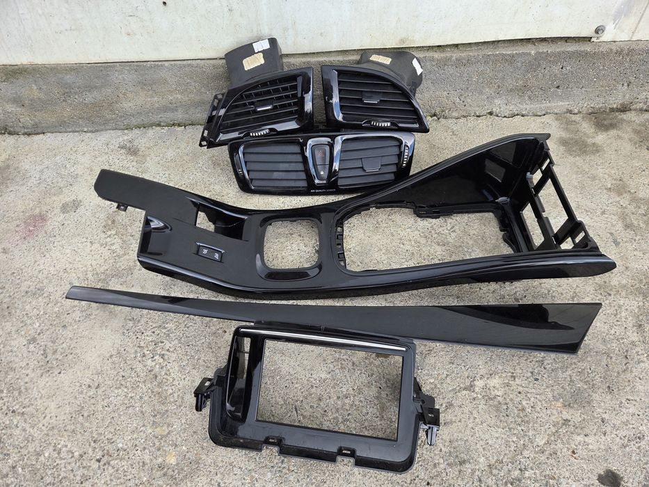 Grila ventilatie bord Ornamente set trimuri Megane 3 bose piano black frana de mana electrica