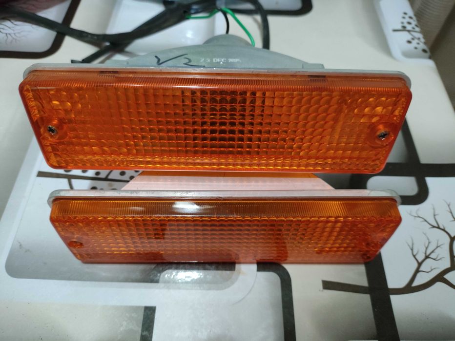 Labo, Damas 1 передние поворотники