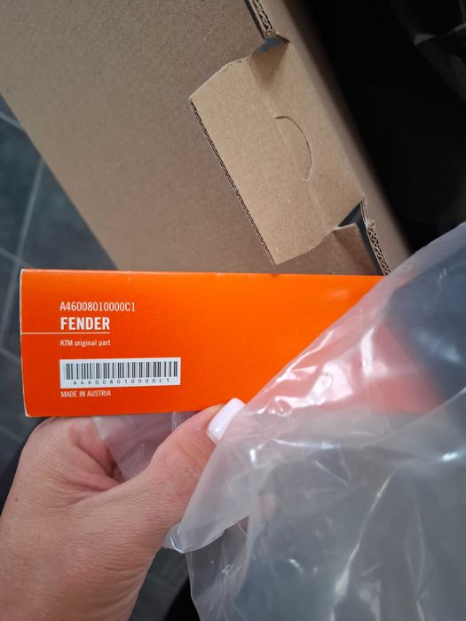 Черни пластмаси за KTM. За модел след 2025