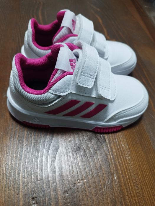 Маратонки за момиче.