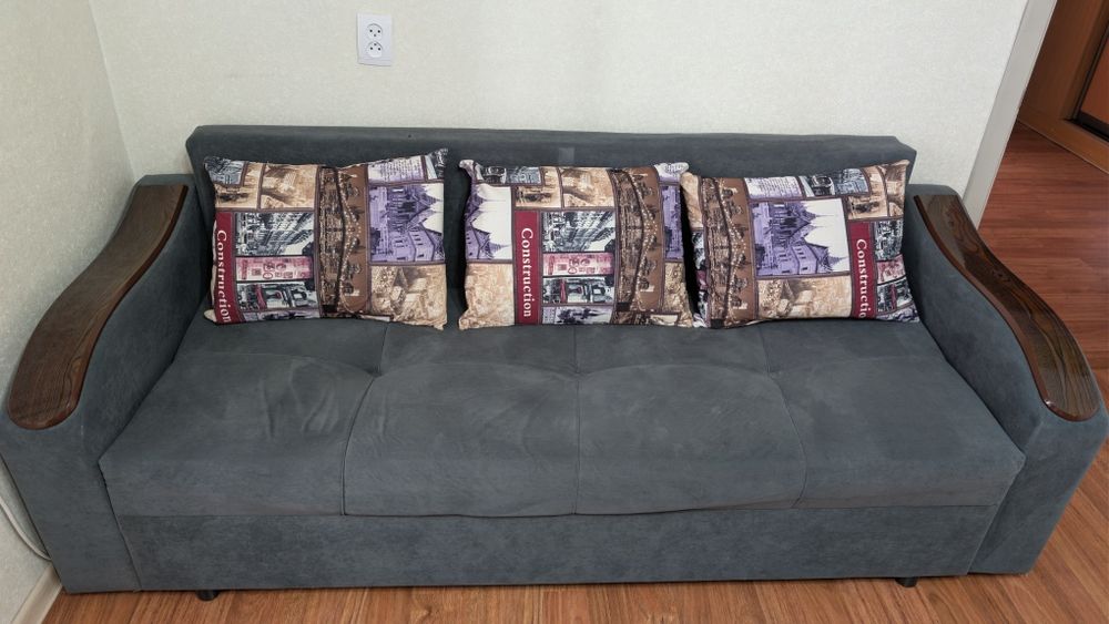 Продам диван 220х85