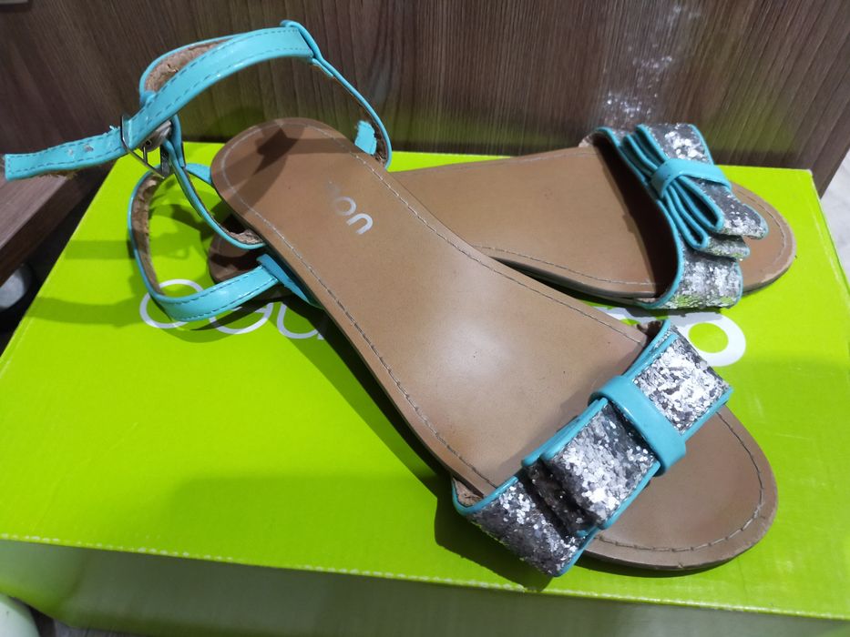 Шлепки , сандалии детские