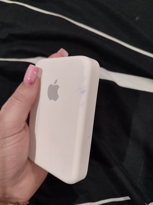 повербанк MagSafe