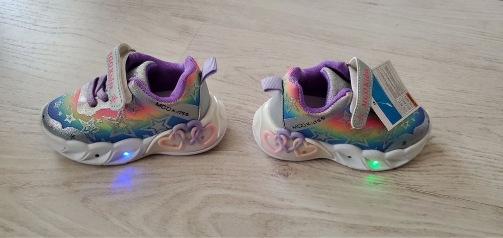 Детски светещи маратонки