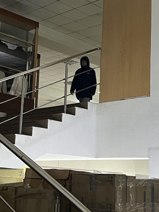 Кот:Имя Тайсон,Ему 9месяц,