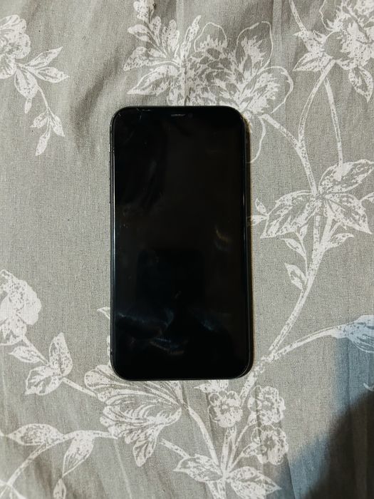 Айфон 11 128 гб.