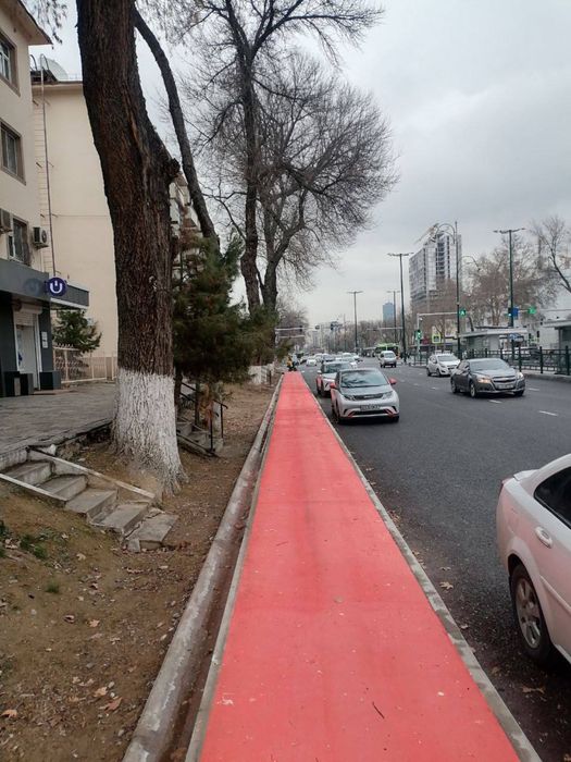 Улица шота руставели сдается офис 40м2 2 комнат