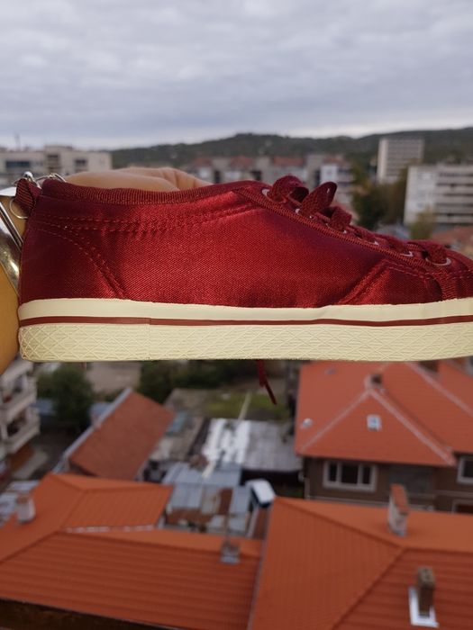 Аdidas гуменки Вишневи на цвят 36номер 2/3