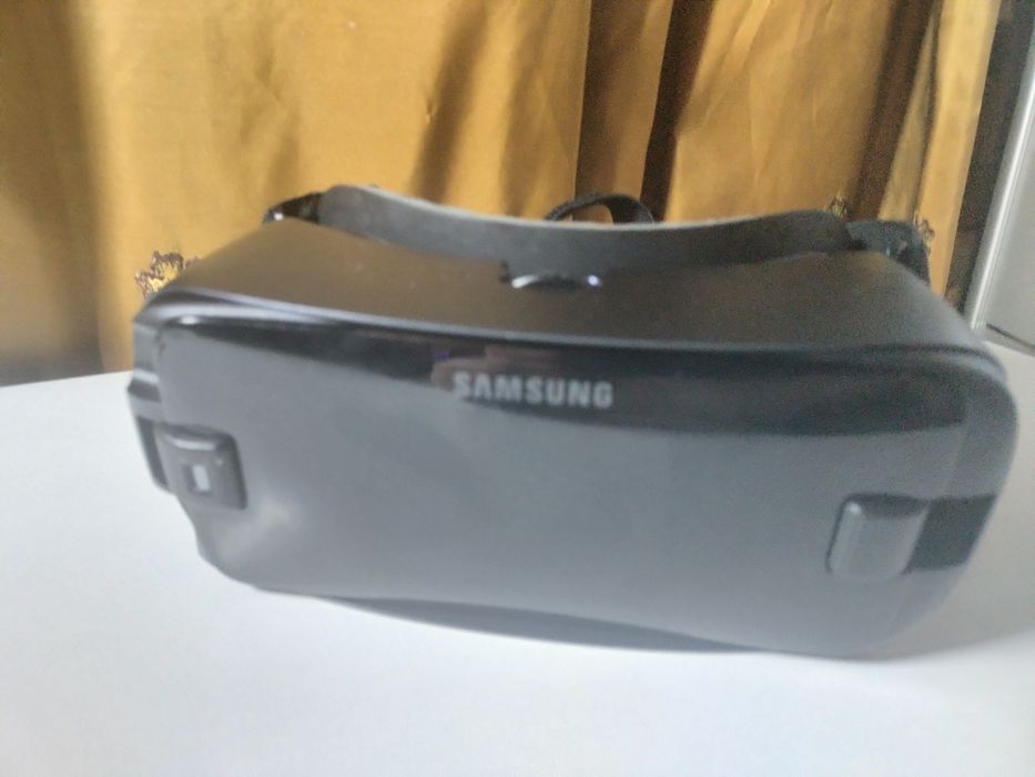 Samsung Gear VR with controler