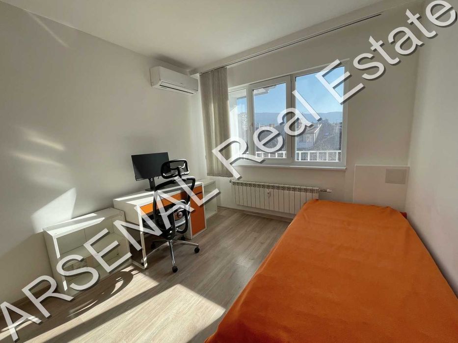 Продажба на четиристаен апартамент, Център