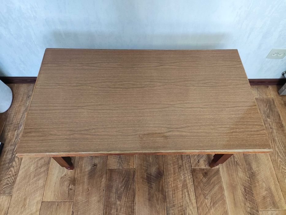 Продам журнальный столик, б/у