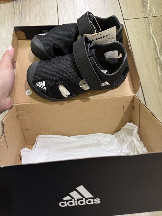 Нови оригинални детски сандали Adidas