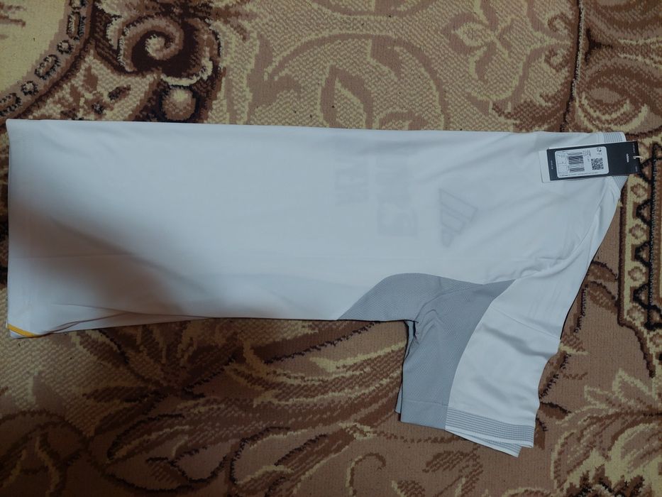 Tricouri 2 bucati Real Madrid originale.