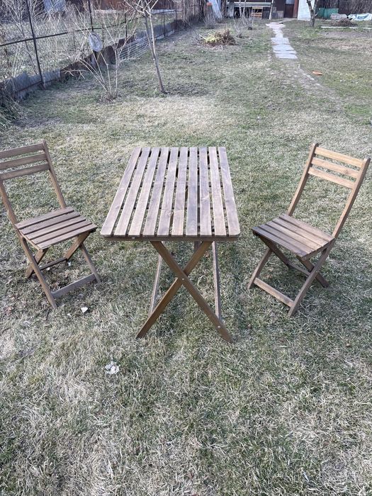 Раскладной стол и стулья