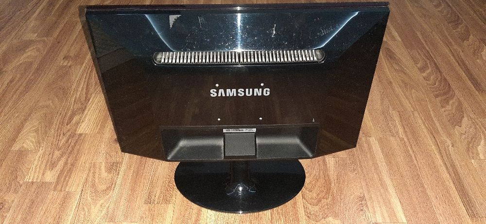Монитор Samsung 19" в отличном состояний.