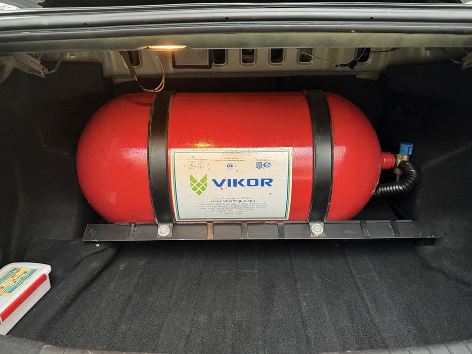 Продаю нексию 3