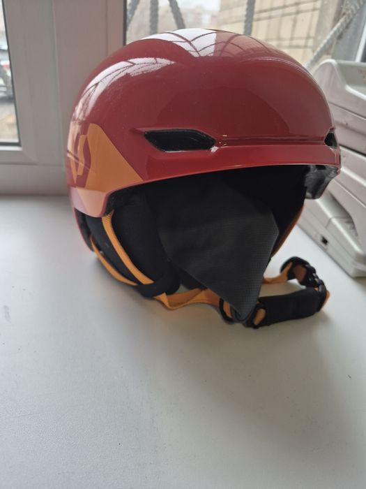 Продам горнолыжный шлем