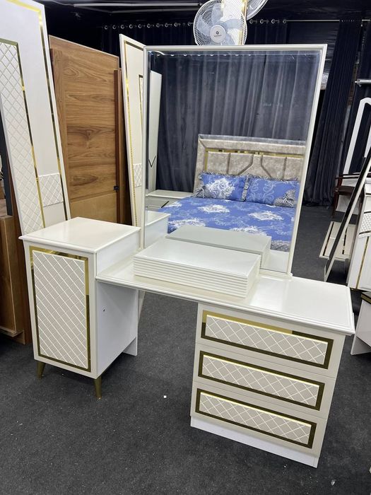 Мебель на заказ Спальни Гарнитур и в наличии