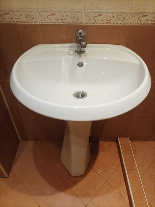 Порцеланова мивка fayans със смесител и ботуш