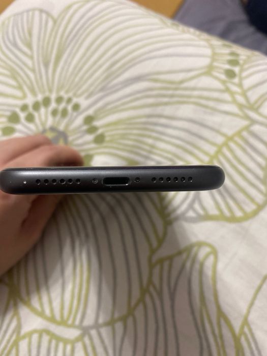 Продам iPhone 11