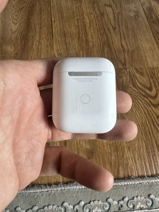 Продам оригинал airpods 2.2