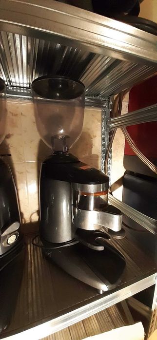 Професионална кафемелачка WEGA