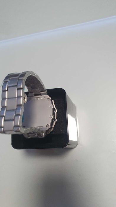 Продавам_Richard-Mille