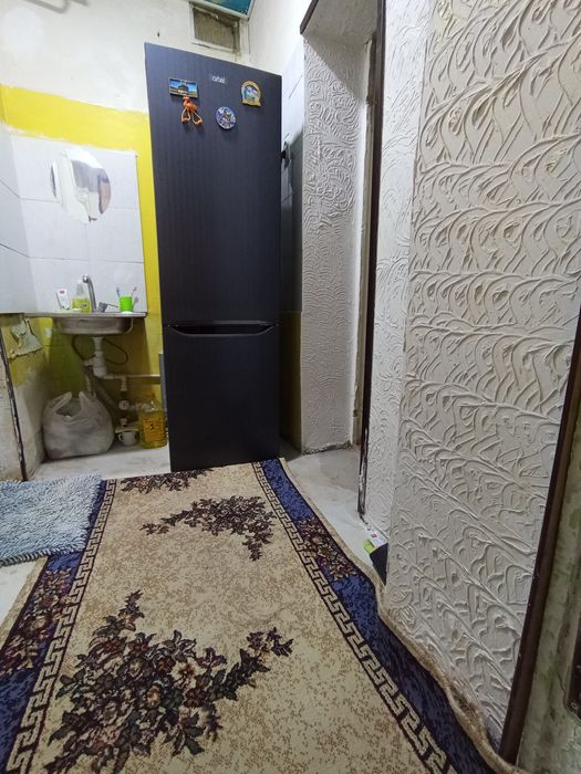 Продается 3 жилой комнатный дом на одной сотке ориентир метро Максима