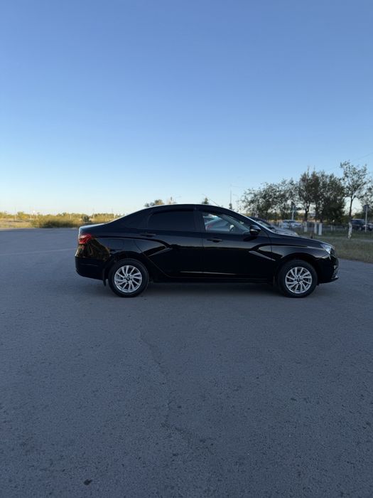 Продам lada vesta 20года