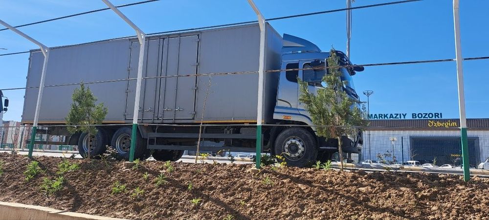 Юк фургон кузов сотилади холати янги ! 4800 $ 54 куб. метр узунлиги 9