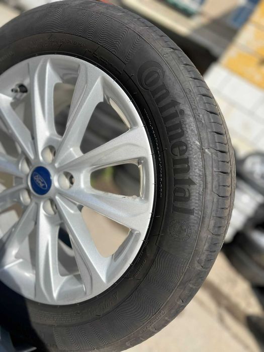 Летни гуми 235 55 17 две от гумите са Continental и Michelin