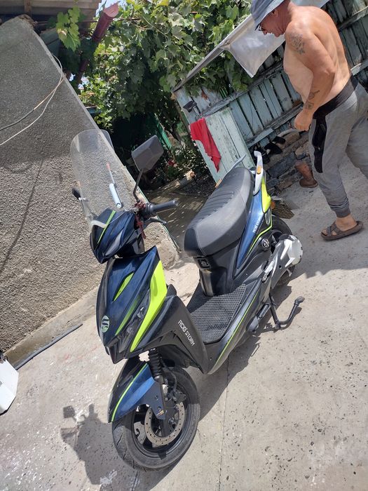 Scuter electric 2200