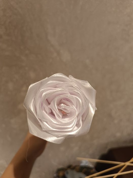 Цветы из атласной ленты