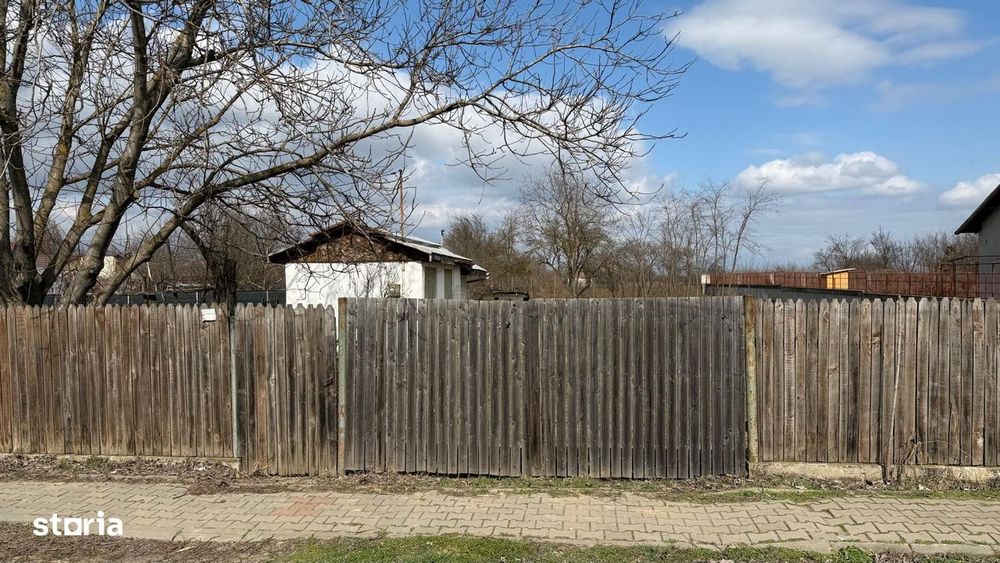 Teren intravilan de vânzare, acces asfaltat