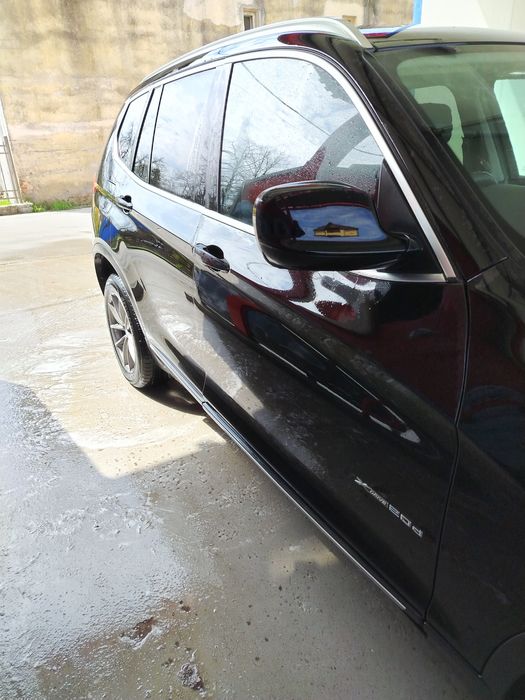 Bmw x 3   mașina are carte întreaga