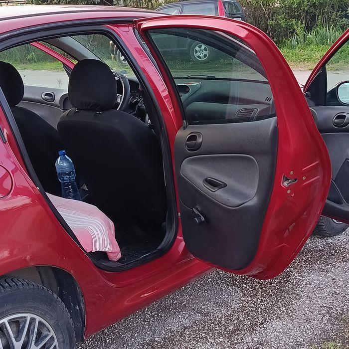 Пежо 206  1,4 /75  2006г.