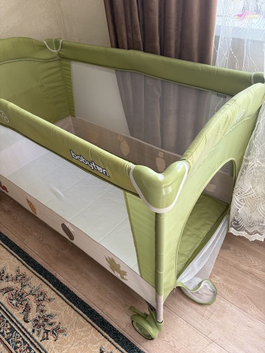 Продам манеж babyton
