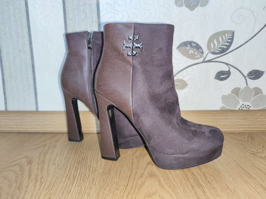 Дамски обувки на висок ток