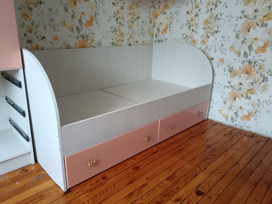 Кровать детская с матрасом