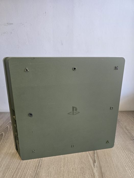 Playstation 4 Slim