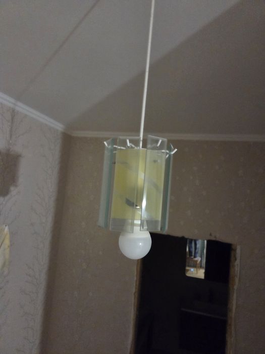 Продаются 2люстры