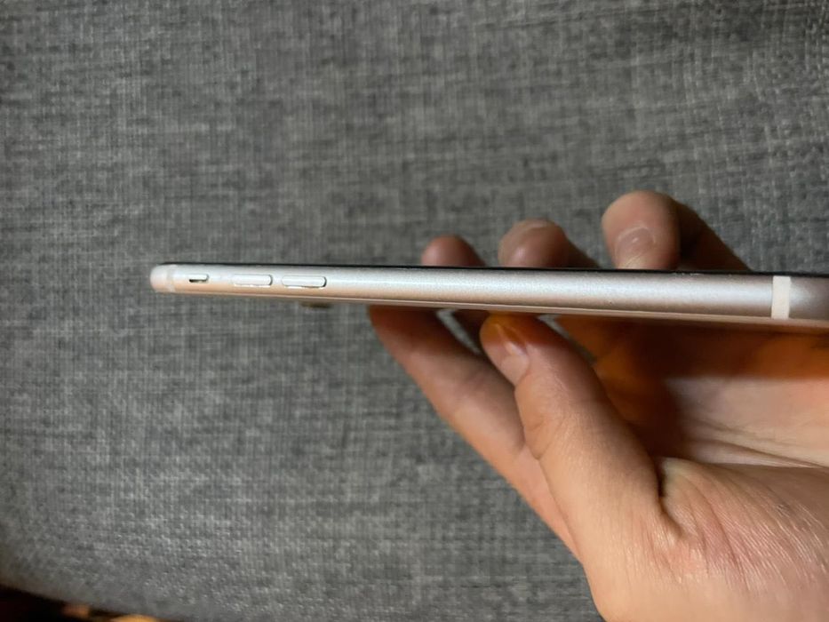 IPHONE SE б/у продаю