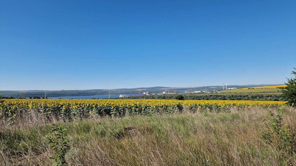 Парцел до регулация