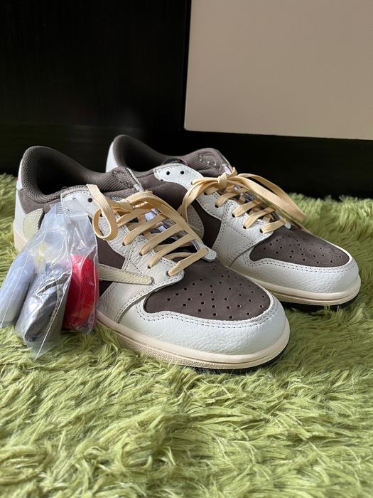 Nike Air Jordan 1 Low x Travis Scott