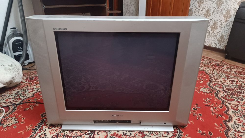 Продам телевизор большой