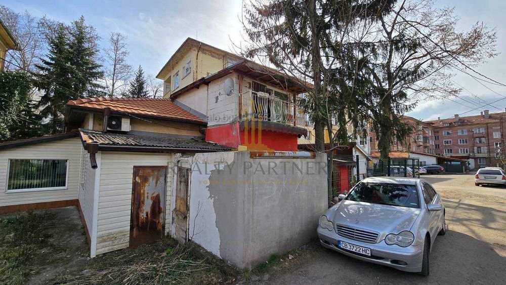 Продава се Къща в Перник, Център - 80 кв.м за 1062 €/кв.м - Снимка #2