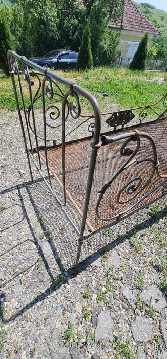 Pat antic stil secesionist Fier forjat.Lemn masiv